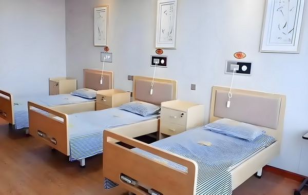 冯骥荐电影南京照相馆：没有抒情只有血的事实